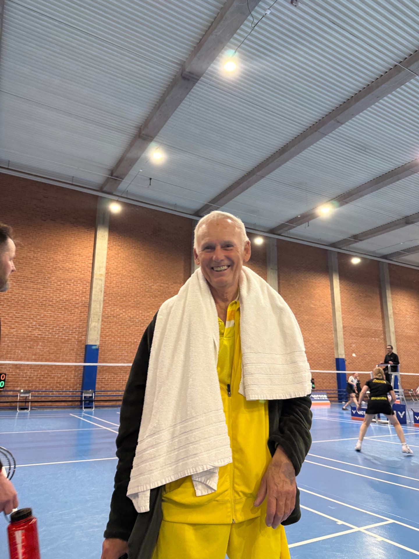Bana 9–12 öppnar igen efter nytt golv