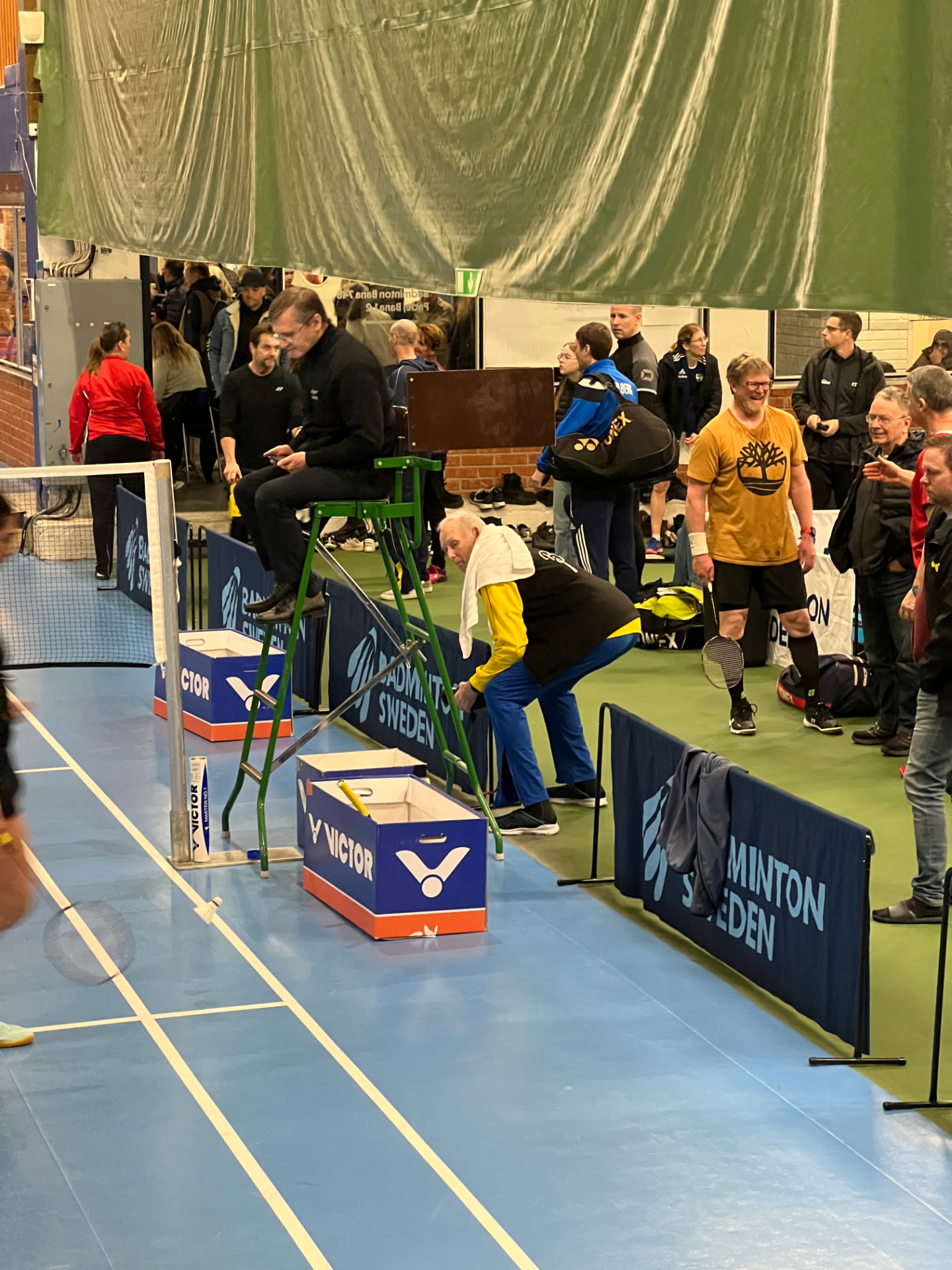 Domarstol och matchmiljö under en tävling